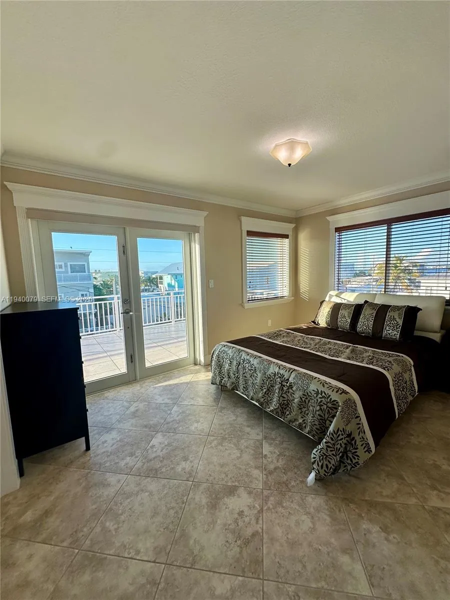1516 Aqueduct Ln #1 Key Largo, FL 33037