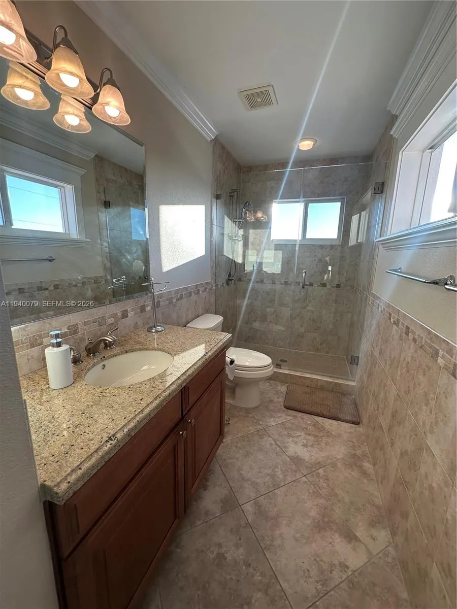 1516 Aqueduct Ln #1 Key Largo, FL 33037