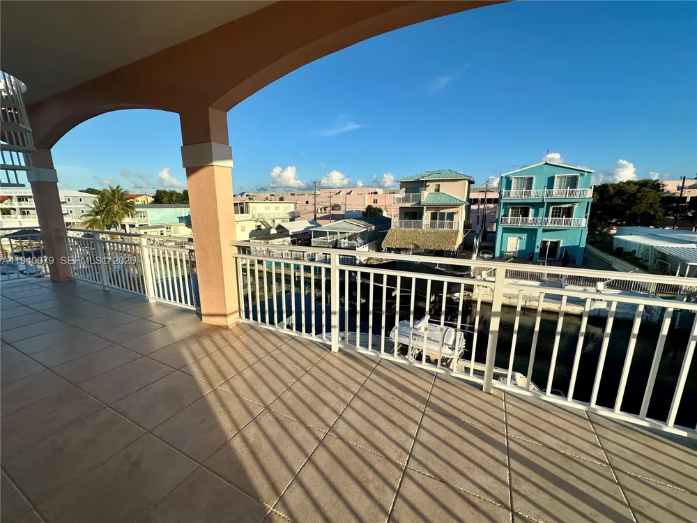 1516 Aqueduct Ln #1 Key Largo, FL 33037