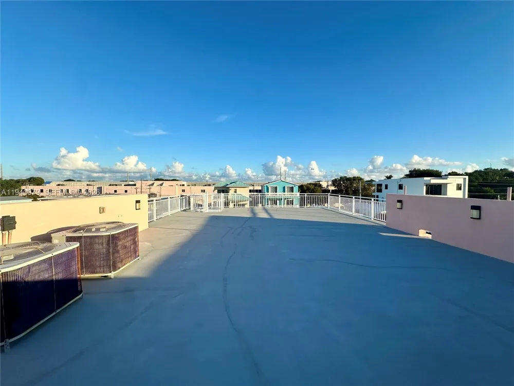 1516 Aqueduct Ln #1 Key Largo, FL 33037