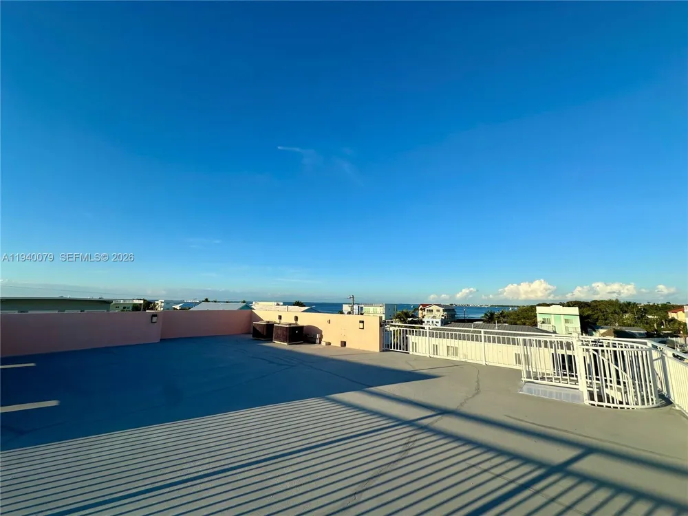 1516 Aqueduct Ln #1 Key Largo, FL 33037