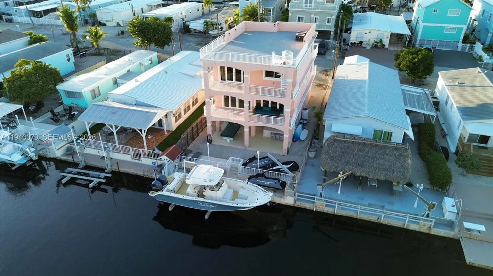 1516 Aqueduct Ln #1 Key Largo, FL 33037