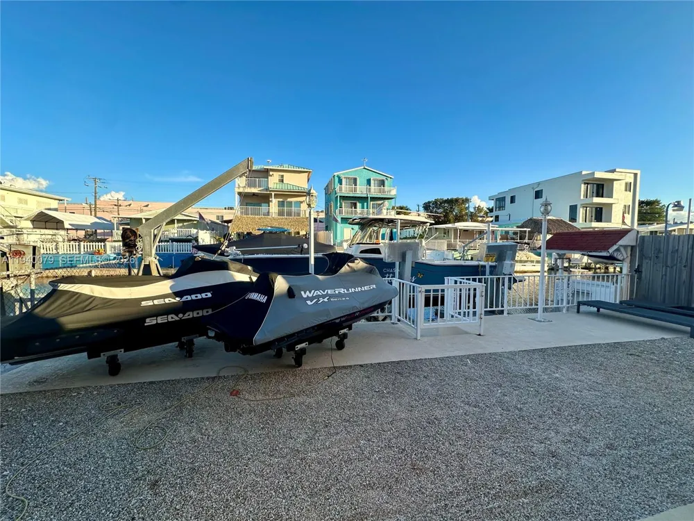 1516 Aqueduct Ln #1 Key Largo, FL 33037