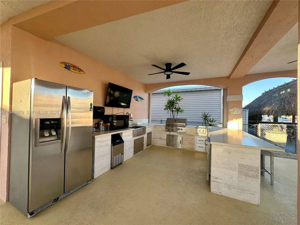 1516 Aqueduct Ln #1 Key Largo, FL 33037