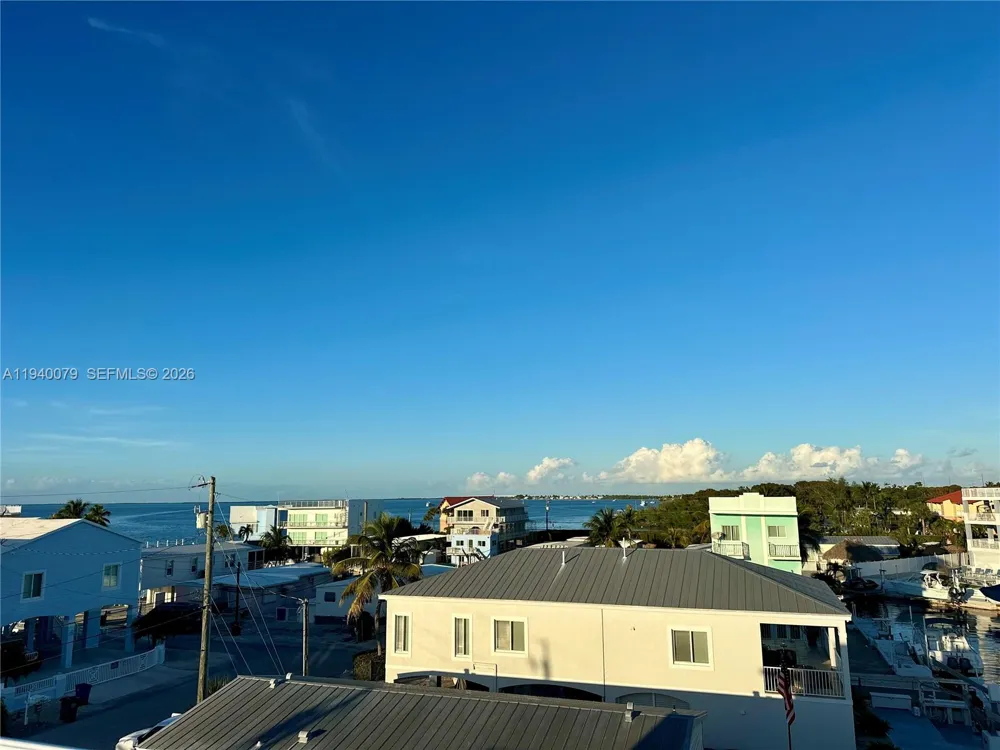 1516 Aqueduct Ln #1 Key Largo, FL 33037