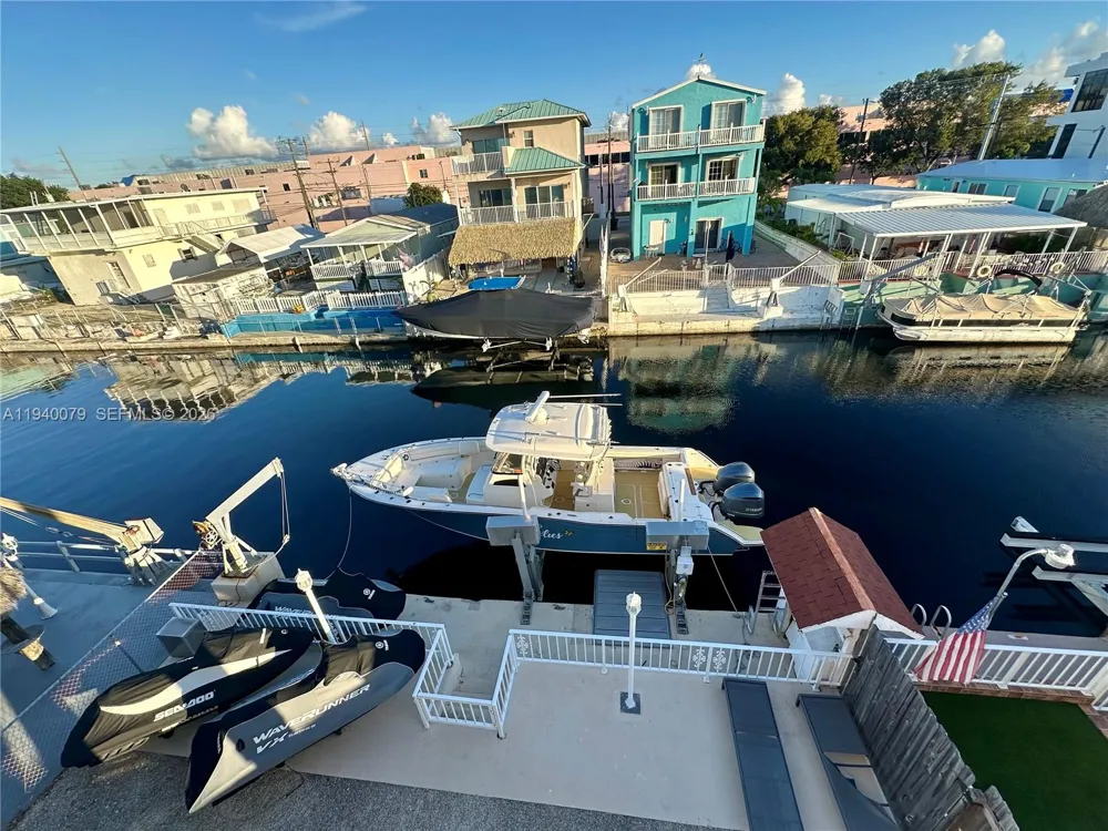 1516 Aqueduct Ln #1 Key Largo, FL 33037