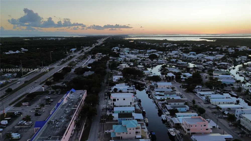 1516 Aqueduct Ln #1 Key Largo, FL 33037
