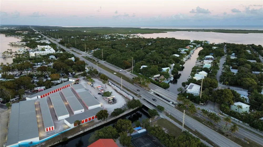 1516 Aqueduct Ln #1 Key Largo, FL 33037