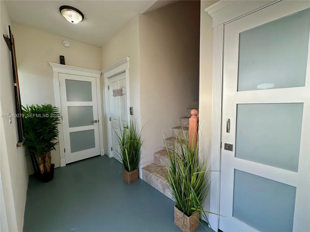 1516 Aqueduct Ln #1 Key Largo, FL 33037