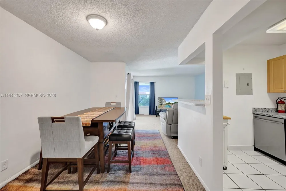 505 S Pine Island Rd #405B Plantation, FL 33324