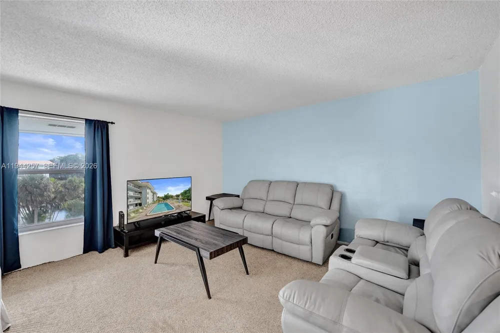 505 S Pine Island Rd #405B Plantation, FL 33324