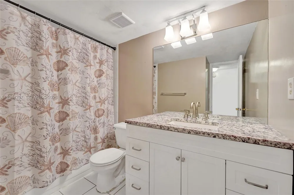 505 S Pine Island Rd #405B Plantation, FL 33324