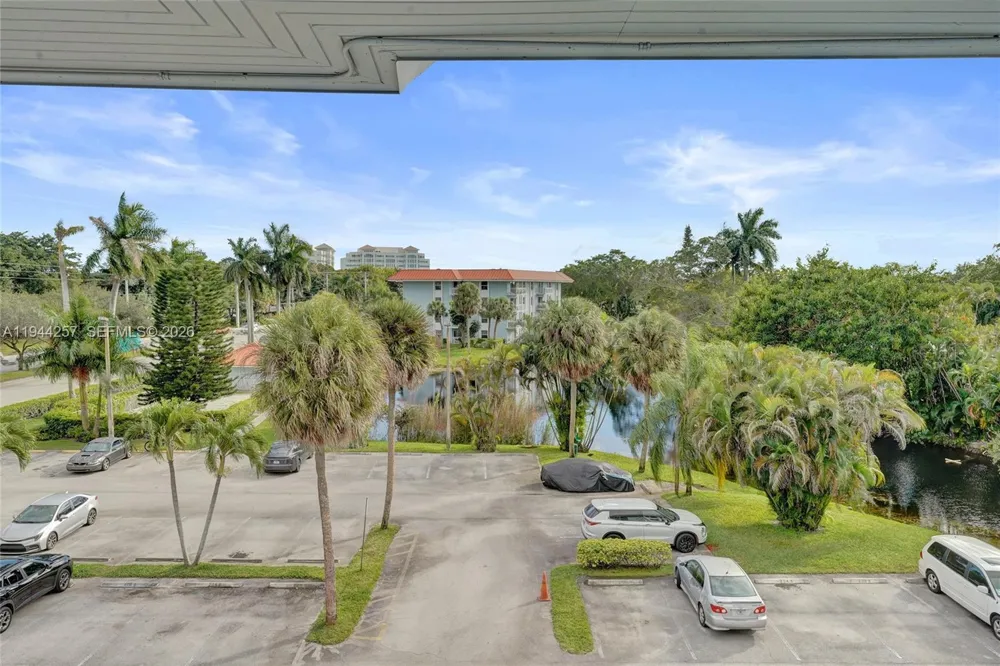 505 S Pine Island Rd #405B Plantation, FL 33324