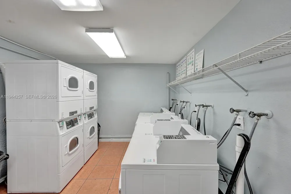 505 S Pine Island Rd #405B Plantation, FL 33324