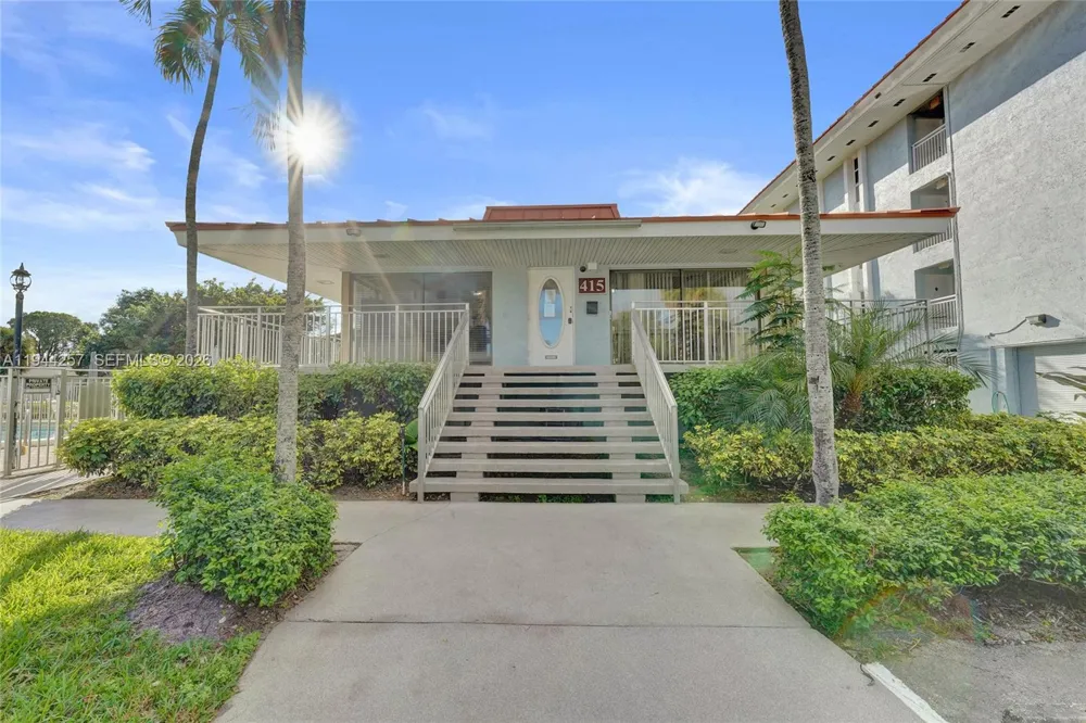 505 S Pine Island Rd #405B Plantation, FL 33324
