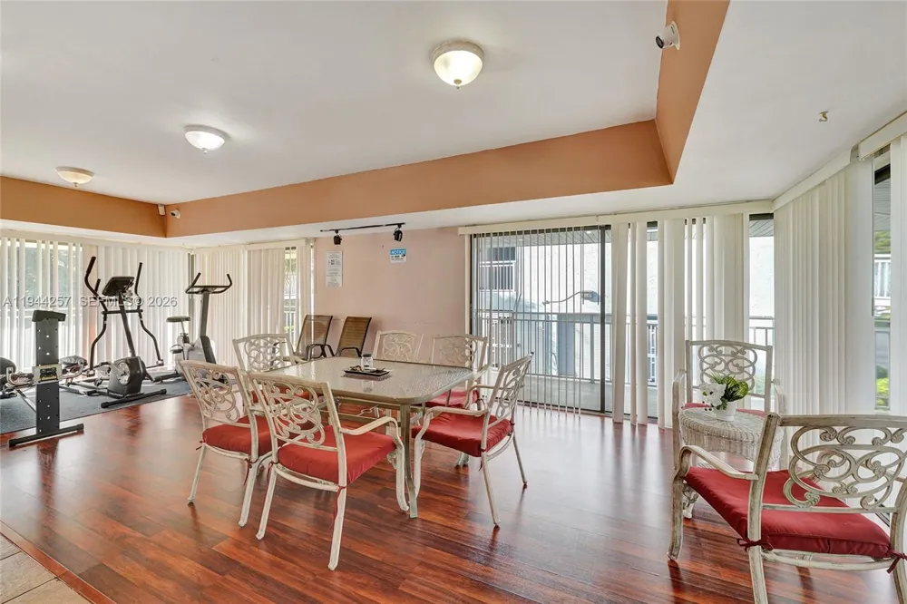 505 S Pine Island Rd #405B Plantation, FL 33324