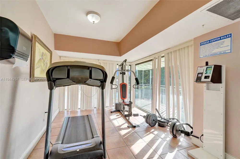 505 S Pine Island Rd #405B Plantation, FL 33324