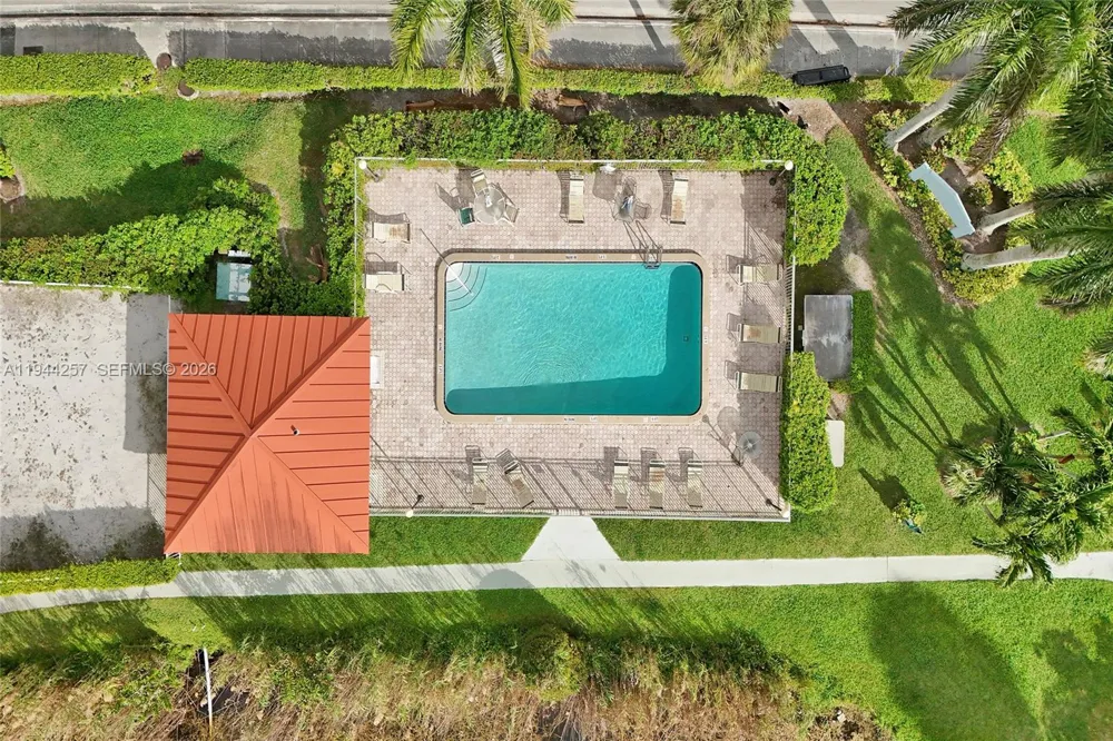 505 S Pine Island Rd #405B Plantation, FL 33324
