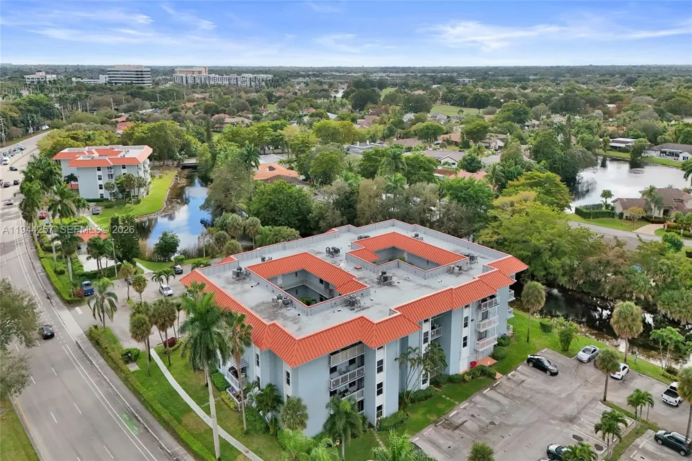 505 S Pine Island Rd #405B Plantation, FL 33324