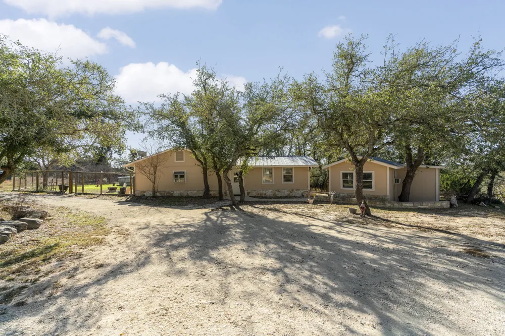 2058 Montell Road Wimberley, TX 78676