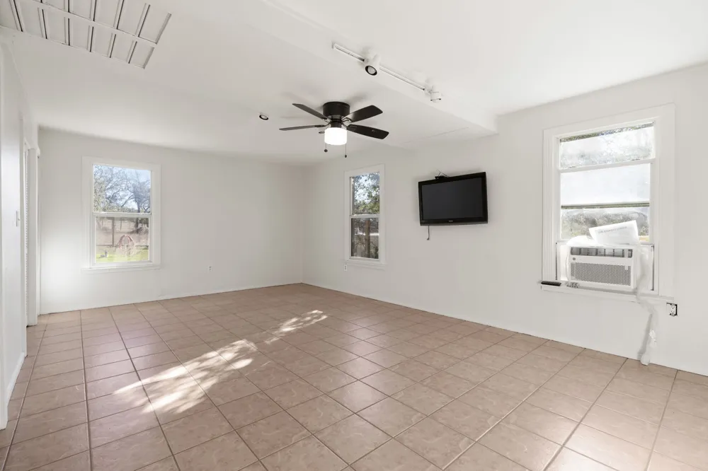 2058 Montell Road Wimberley, TX 78676