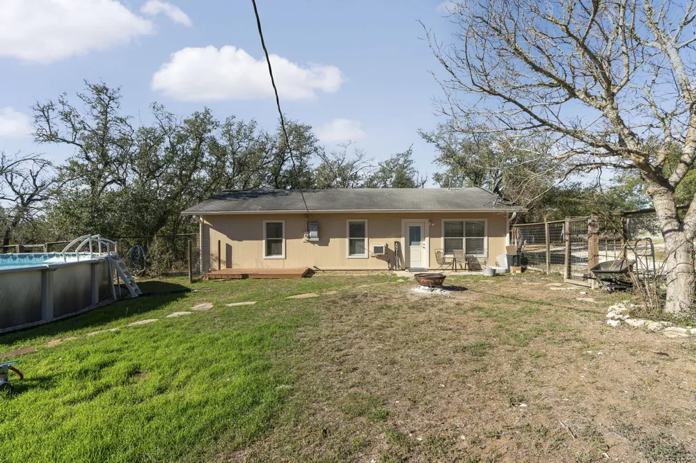 2058 Montell Road Wimberley, TX 78676