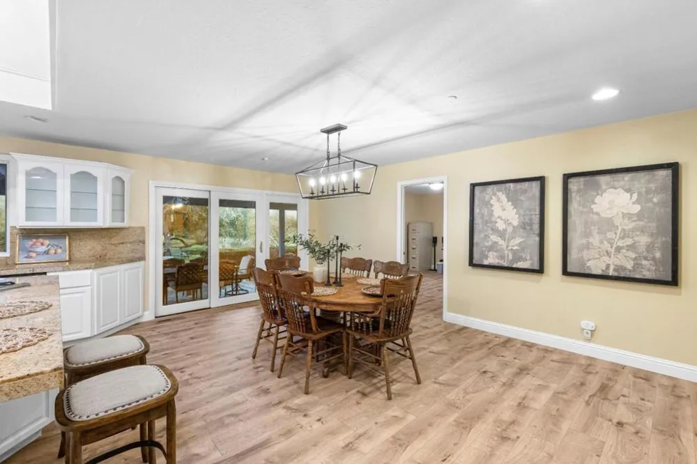 6915 Redwood Retreat Road Gilroy, CA 95020