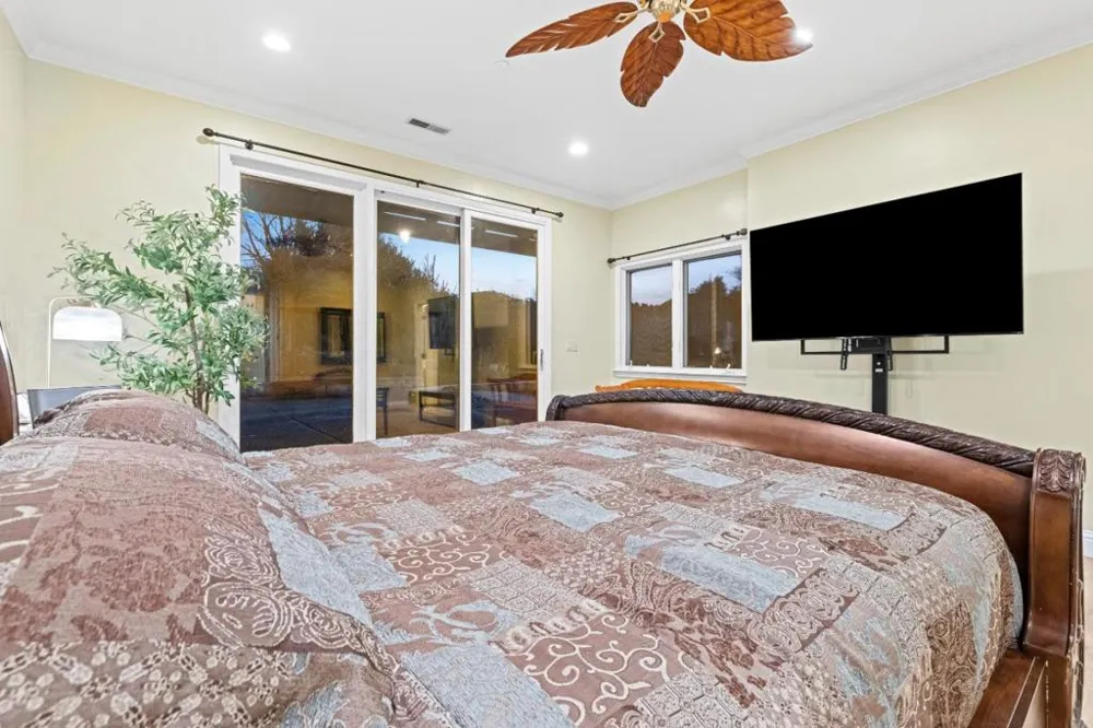 6915 Redwood Retreat Road Gilroy, CA 95020