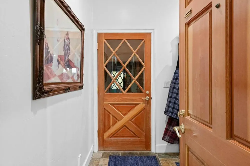 6915 Redwood Retreat Road Gilroy, CA 95020