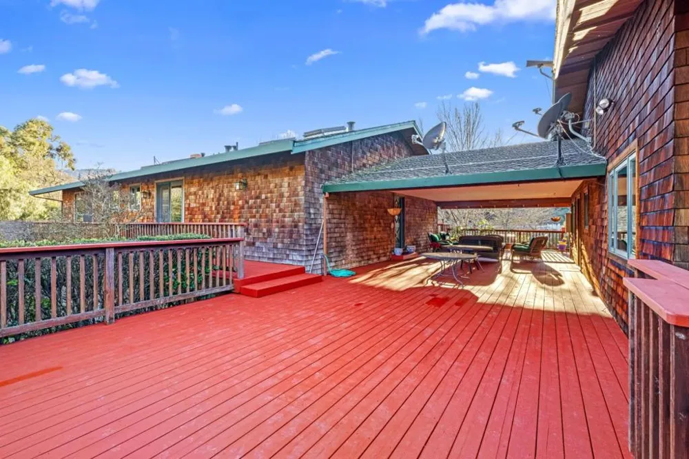 6915 Redwood Retreat Road Gilroy, CA 95020