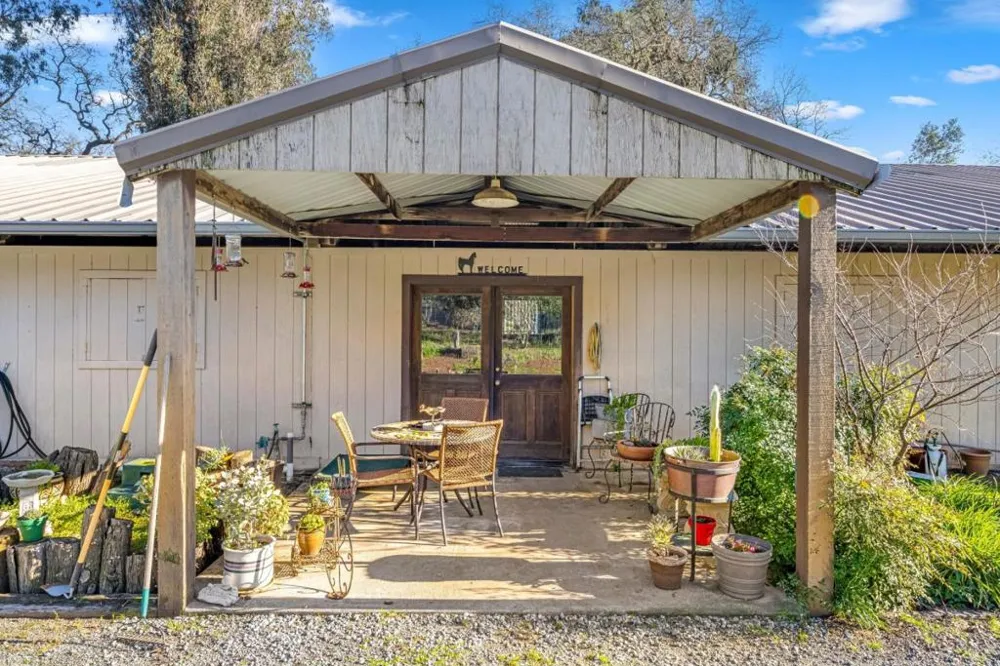 6915 Redwood Retreat Road Gilroy, CA 95020