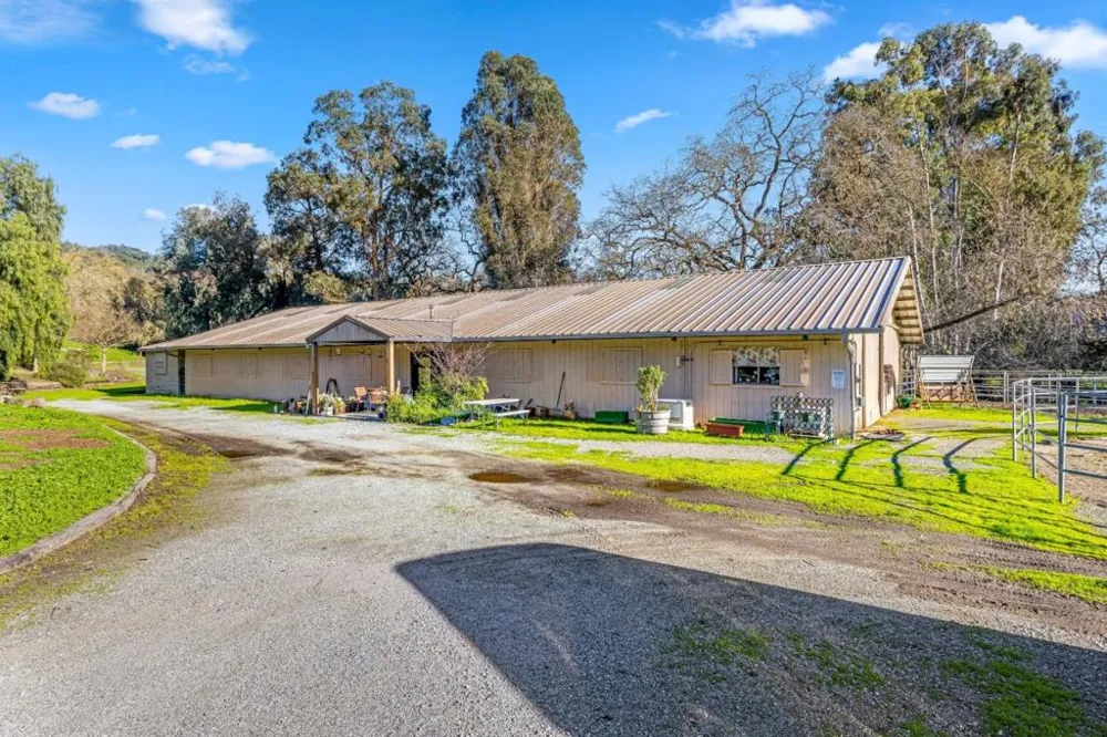 6915 Redwood Retreat Road Gilroy, CA 95020