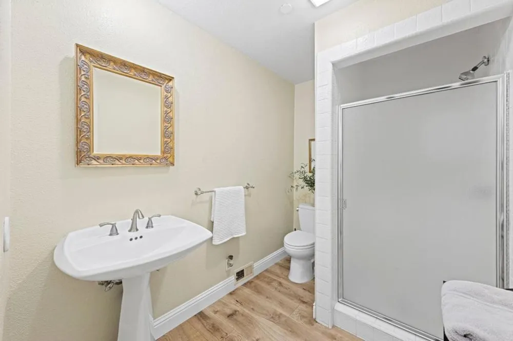 6915 Redwood Retreat Road Gilroy, CA 95020