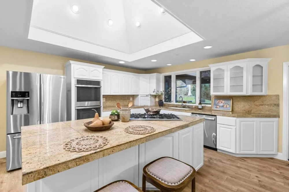 6915 Redwood Retreat Road Gilroy, CA 95020