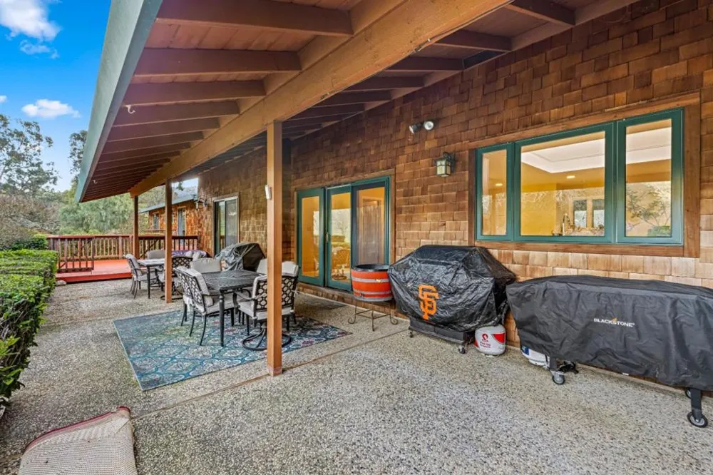 6915 Redwood Retreat Road Gilroy, CA 95020
