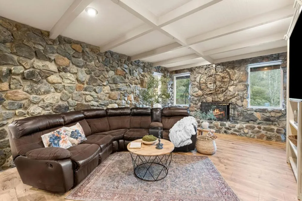 6915 Redwood Retreat Road Gilroy, CA 95020