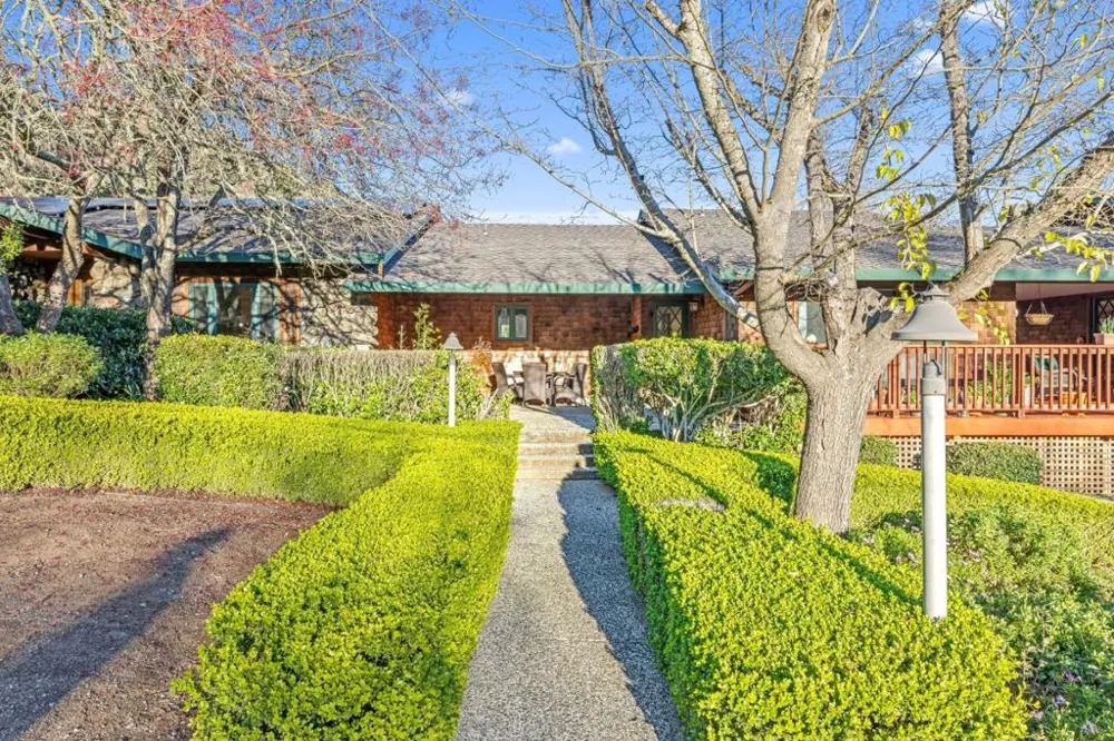 6915 Redwood Retreat Road Gilroy, CA 95020