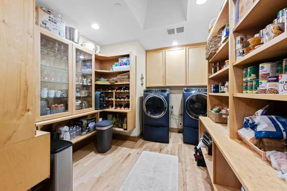 6915 Redwood Retreat Road Gilroy, CA 95020