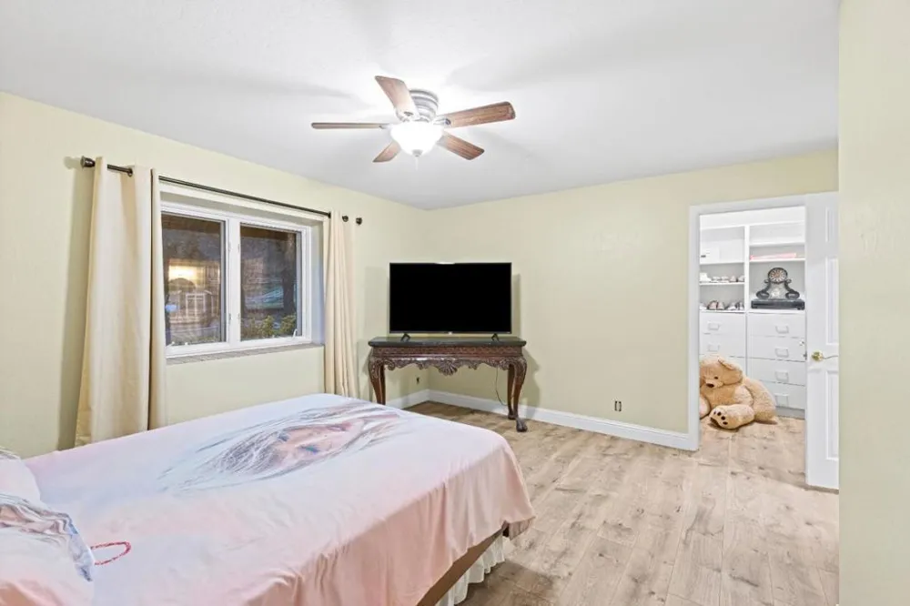 6915 Redwood Retreat Road Gilroy, CA 95020