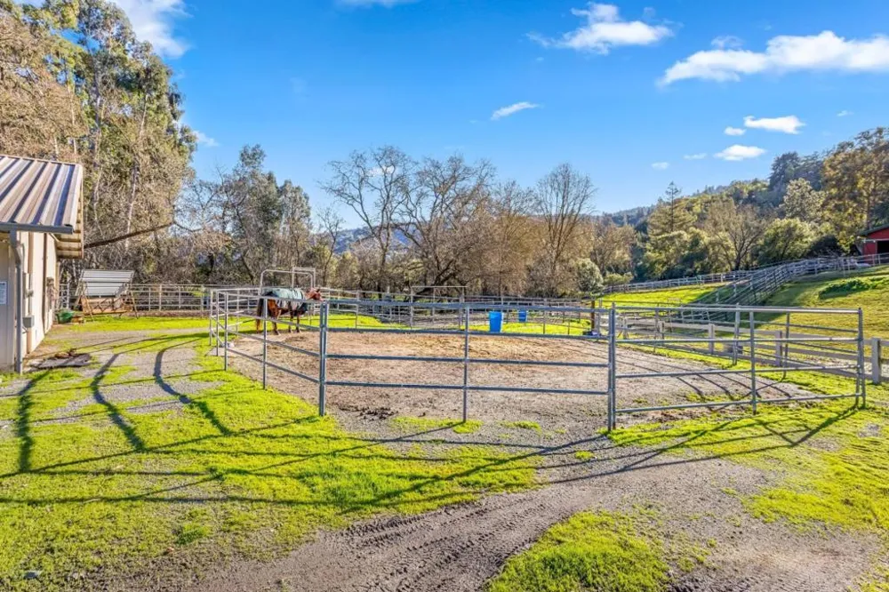 6915 Redwood Retreat Road Gilroy, CA 95020