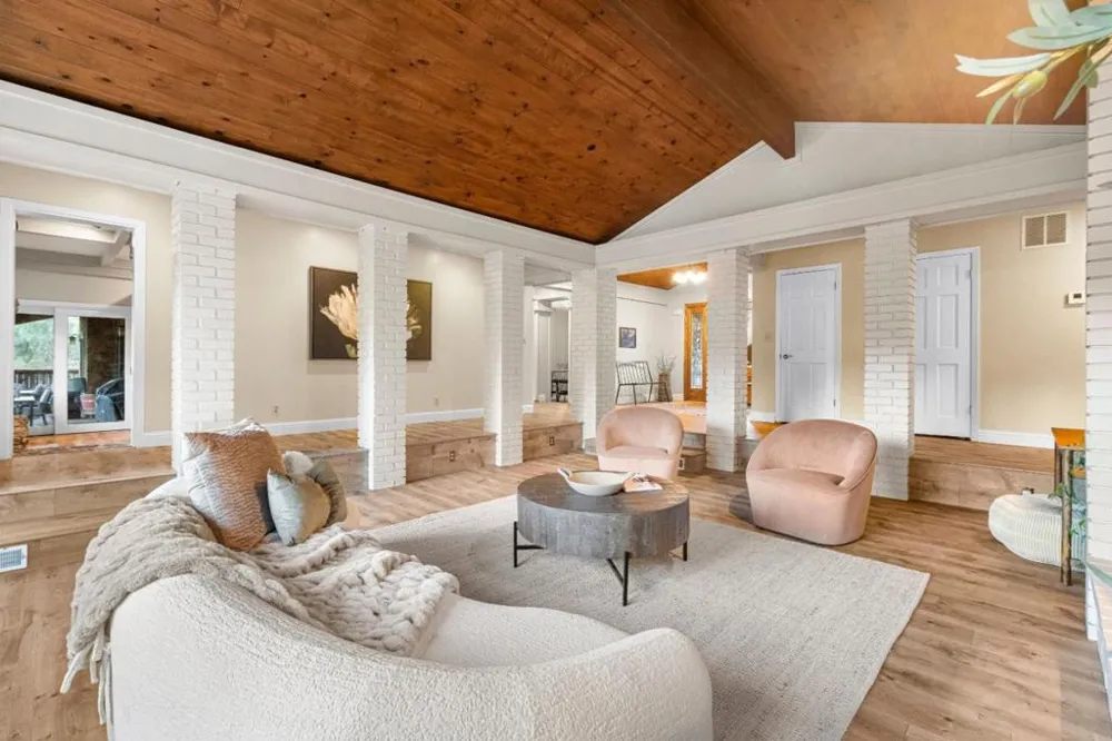 6915 Redwood Retreat Road Gilroy, CA 95020