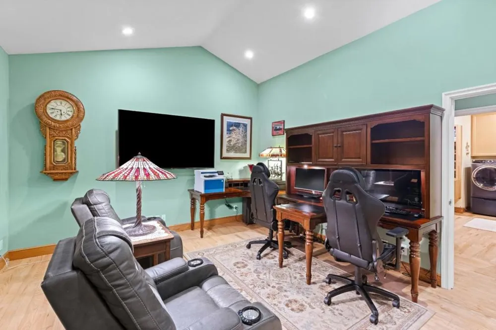 6915 Redwood Retreat Road Gilroy, CA 95020