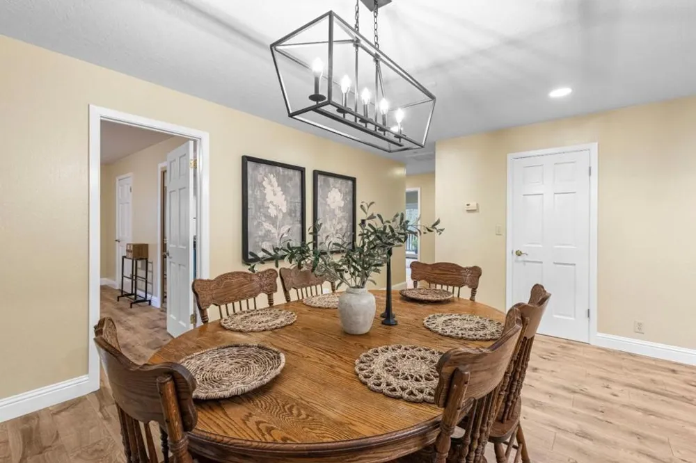 6915 Redwood Retreat Road Gilroy, CA 95020