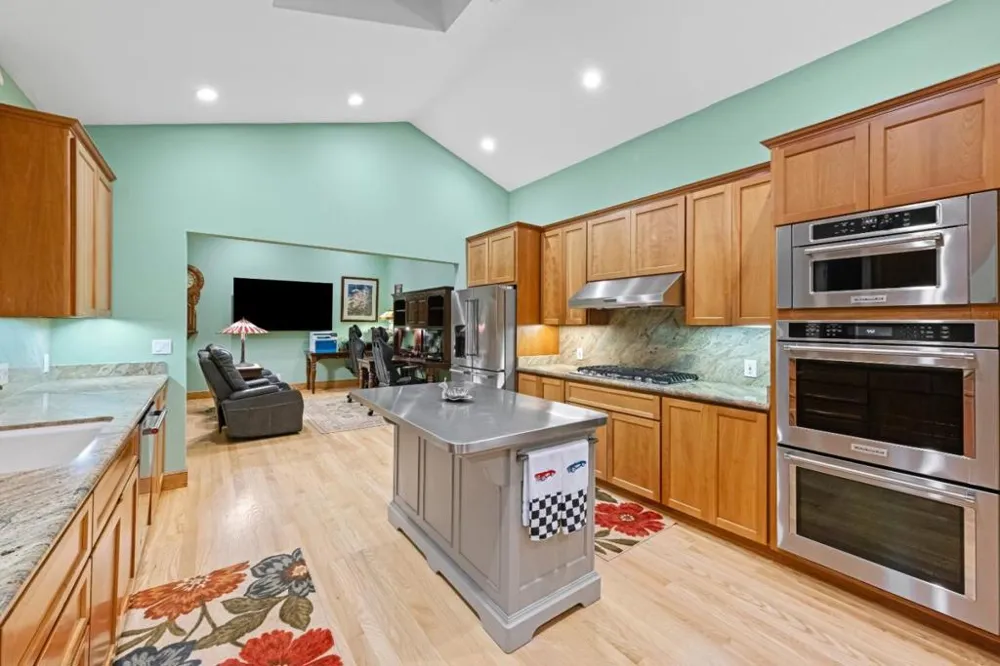 6915 Redwood Retreat Road Gilroy, CA 95020