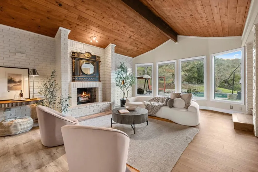 6915 Redwood Retreat Road Gilroy, CA 95020