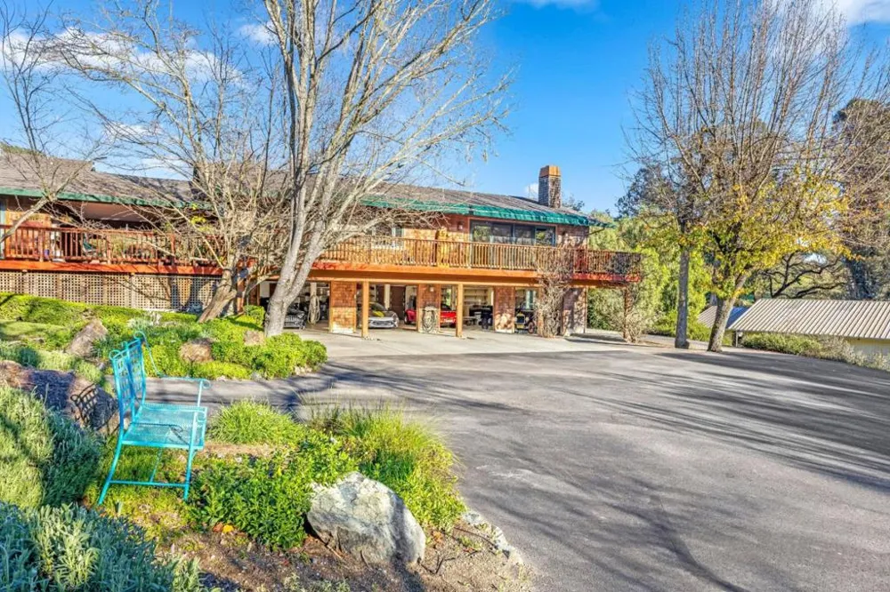 6915 Redwood Retreat Road Gilroy, CA 95020