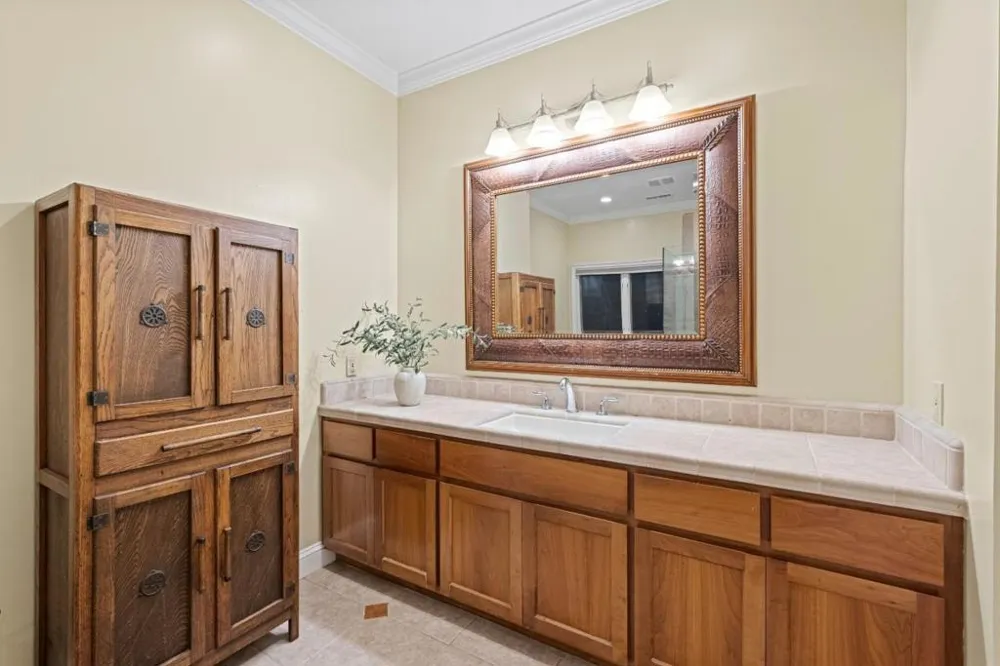 6915 Redwood Retreat Road Gilroy, CA 95020