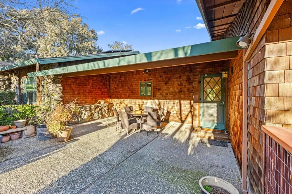 6915 Redwood Retreat Road Gilroy, CA 95020