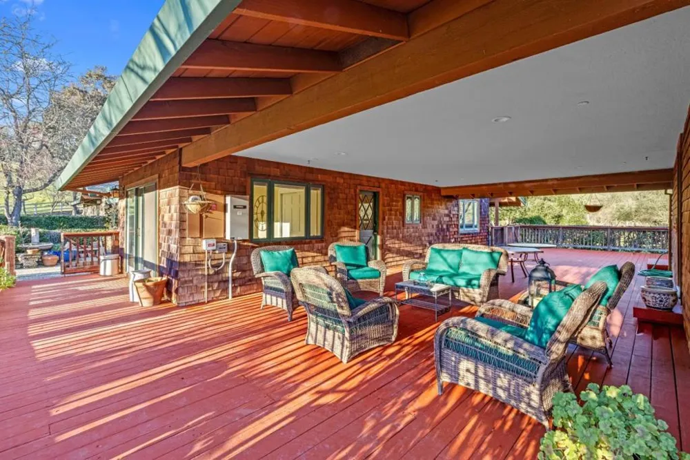 6915 Redwood Retreat Road Gilroy, CA 95020