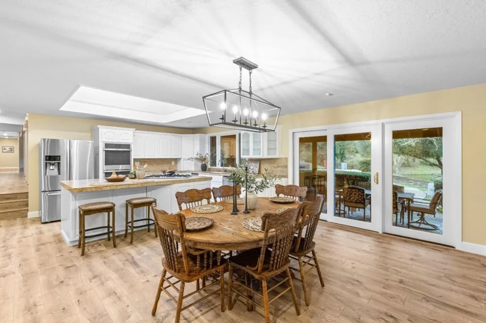 6915 Redwood Retreat Road Gilroy, CA 95020
